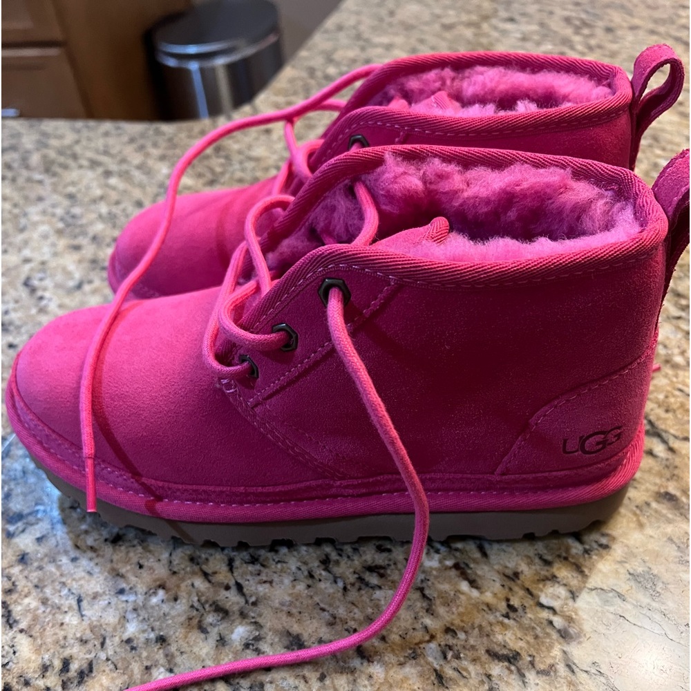 Womens brand new pink UGG chukka boots